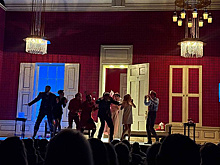 Захарова пошутила, что Британия направит ноту протеста из-за спектакля "№13"