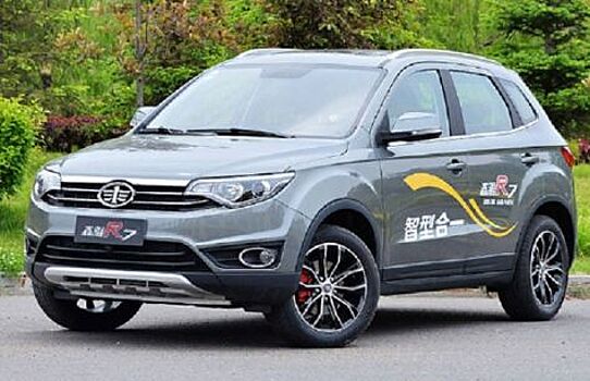 Начались продажи обновленного кроссовера FAW Xenia R7