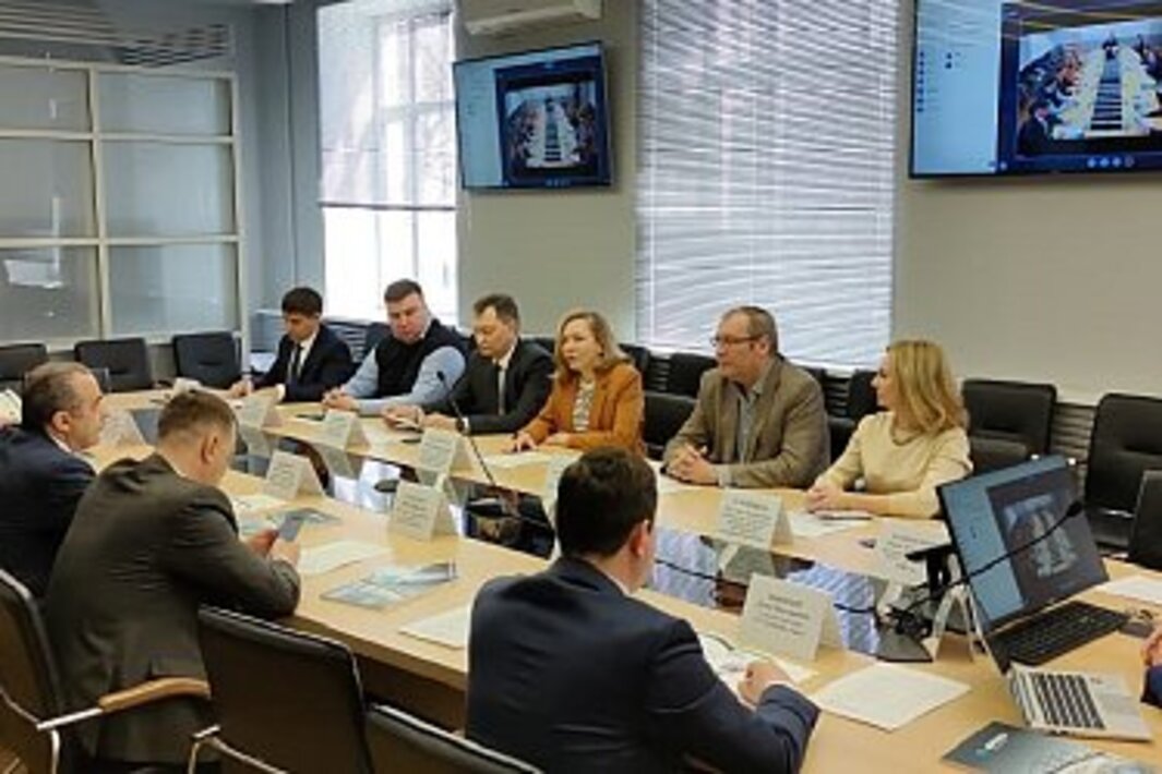 Компании башкирии. Круглый стол конференция. Круглый стол мероприятие. Крупные компании. Крупные компании и корпорации.