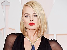 Марго Робби в образе Елизаветы I: первые официальные фото!