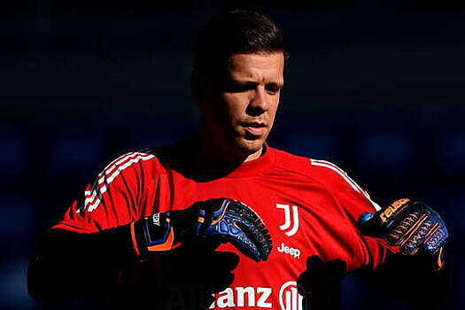 Завершивший карьеру Щенсны вернулся в футбол и перешел в "Барселону"