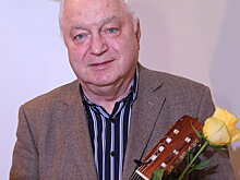 Татьяна и Сергей Никитины споют у новогодней ёлки