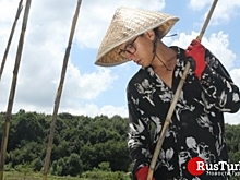 Экотуристы из Америки работают на турецких фермах