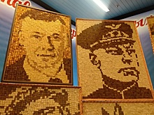 В Новосибирске выставили сделанный из хлеба портрет губернатора Травникова