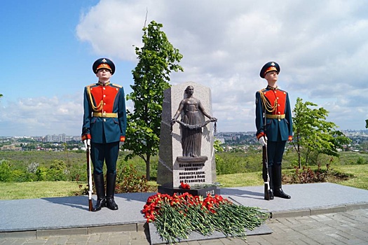 На Мамаевом кургане открыли памятник воинам-ленинградцам