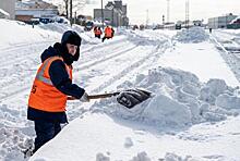 Почему Новосибирск тонет в снегу