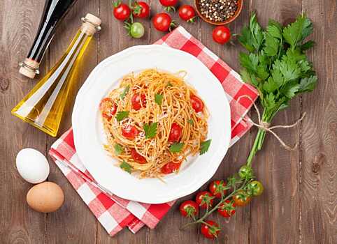 «Не карбонара», каламарата с лососем и еще 5 впечатляющих рецептов итальянской пасты