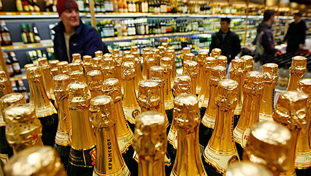 В России введут минимальную цену на шампанское