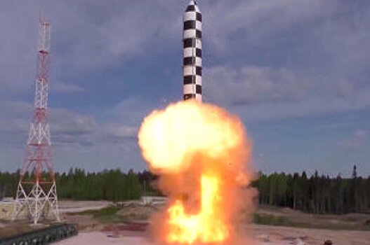 Загрузку ракет "Ярс" в пусковые установки сняли на видео