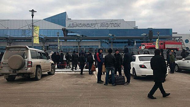 Аэропорт Якутска эвакуировали из-за дымовой шашки