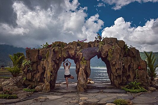 Психоз, суицид или просветление. Почему россияне полюбили ретриты и чем они опасны?