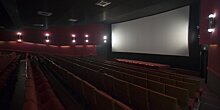 Актер Том Круз посетил лондонский кинотеатр после пандемии
