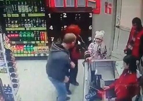 ЧП в Уфе: Покупатель нокаутировал пенсионерку в магазине