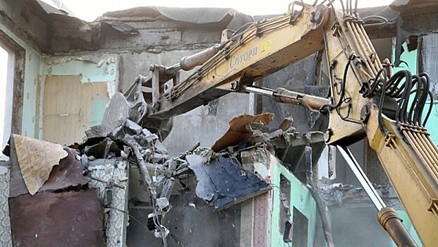 В Пскове снесли семь аварийных домов в рамках программы по переселению из ветхого жилья