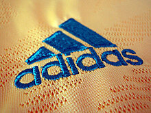Adidas в I полугодии получил чистый убыток в 264 млн евро против прибыли годом ранее