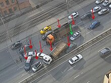 Девять автомобилей столкнулись на Варшавском шоссе