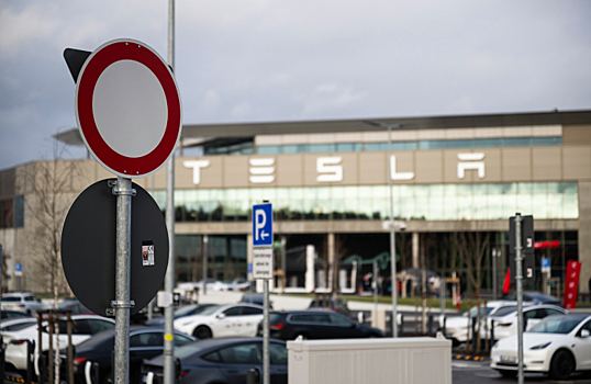 В Чикаго из-за холода перестали работать некоторые зарядные станции Tesla