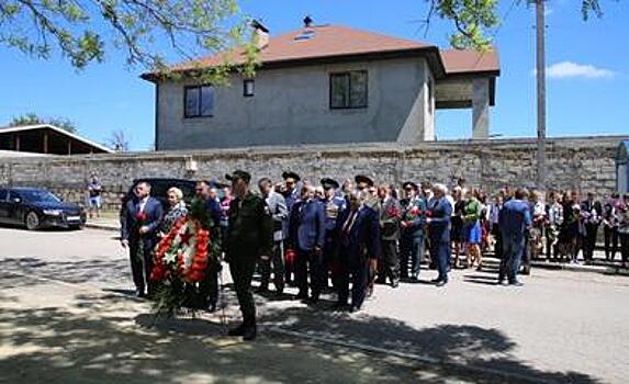 В Керчи открыли памятник разведчику Мамсурову - прототипу героя романа Хемингуэя