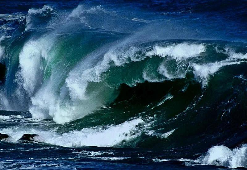 Цунами на Каспии: стоит ли опасаться гигантской волны?