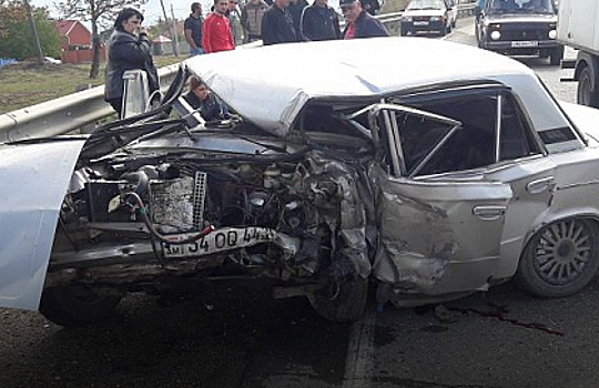 Желание сделать эффектное свадебное фото привело к смертельной аварии