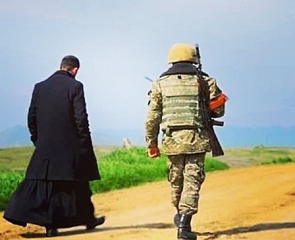 Бакинский суд заочно арестовал экс-министра обороны Армении
