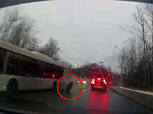 В Санкт-Петербурге попало на видео, как у автобуса на ходу отлетело колесо