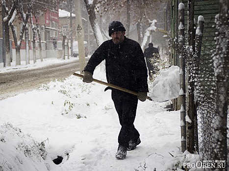 Прокуратура выявила 50 нарушений при уборке снега в Оренбурге
