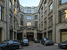 Минтруд готовит программу содействия занятости молодежи