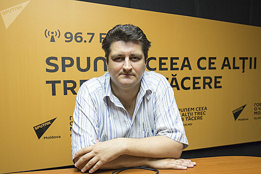 Коев: политики любят ходить в театр на сказки