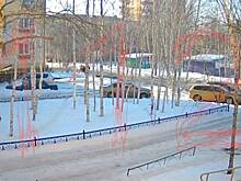 Нападение подростка с мачете на заступившегося за сына мужчину попало на видео