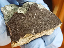 На продажу выставили осколок метеорита, упавшего в России