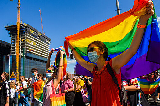 ЕК предлагает наказывать страны ЕС за гомофобию