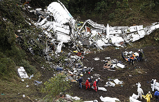 СМИ: у разбившегося в Колумбии самолета с футболистами не было страховки для рейса