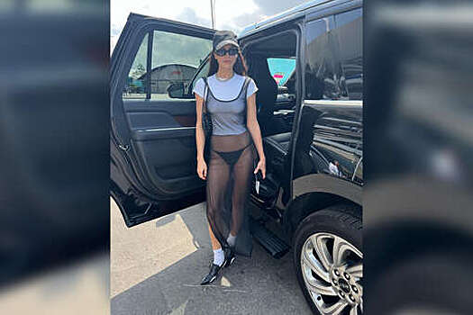 37-летняя Ирина Шейк надела прозрачное платье на "Формулу-1" в Майами