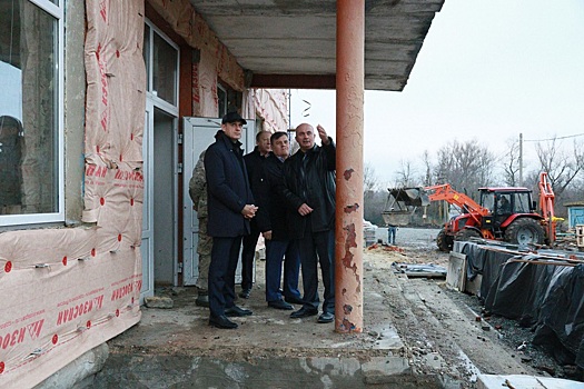 Замгубернатора проконтролировал ход ремонта "сельских" объектов в Тарасовском районе