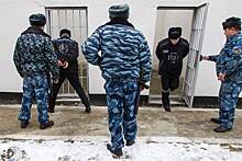 Пожизненно осужденные россияне выходят на свободу. Как им удается оказаться на воле и что их там ждет?