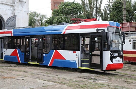 В Евпатории идет обновление трамвайного парка