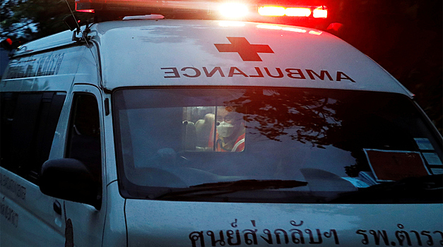 Туристка получила перелом лодыжки, сорвавшись с водопада на острове Самуи