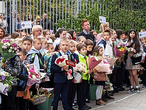 Здравствуй, школа! Репортаж с торжественной линейки в Дорогомилове