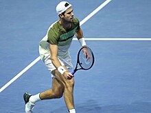 Хачанов вышел во второй круг турнира в Роттердаме