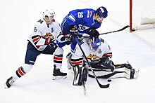 Хет-трик Зернова помог «Металлургу» одержать третью победу над «Барысом» в плей-офф КХЛ