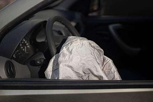 Российский производитель назвал сроки возвращения подушек безопасности в машины