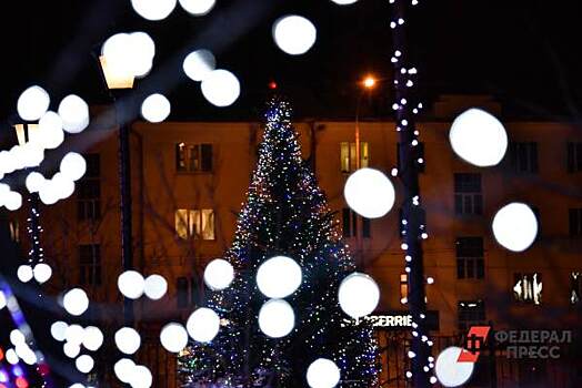 Беглов заявил, что новогодняя атмосфера в Петербурге не пострадает от отмены мероприятий