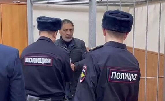 Владельца сгоревшего здания клуба "Полигон" в Костроме отпустили под домашний арест