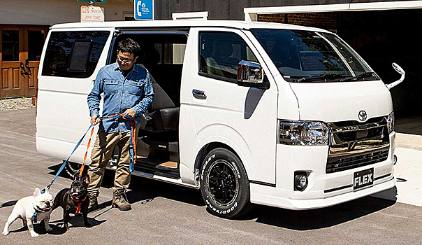 В Японии выпустили Toyota Hiace для собак