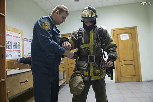 Пожарные эвакуировали 17 детей из загоревшегося здания на юго-западе Москвы