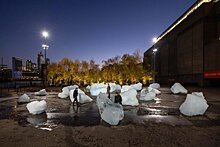 Датский художник установил тридцать кусков льда из Гренландии в общественных пространствах Лондона