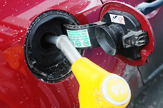 Вода в бензобаке: откуда появляется и как избежать?