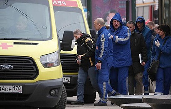 Как жители Петербурга помогали друг другу после теракта