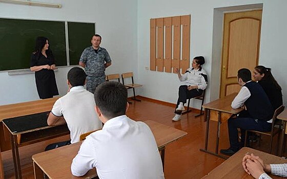 Школьникам Южной Осетии рассказали о вреде наркомании и алкоголизма